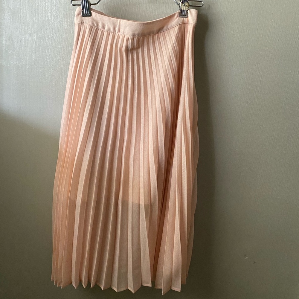 Shimmering skirt